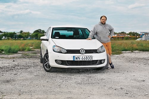 "Przy moich przebiegach rocznych inwestycja w diesla okazała się nieopłacalna. W ciągu trzech lat mój diesel nie zarobi na te 7 tys. zł różnicy w cenie. Teraz wybrałbym 1.4 TSI" - Rafał, jeździ Volkswagenem Golfem VI 1.6 TDI z 2011 r. /Motor