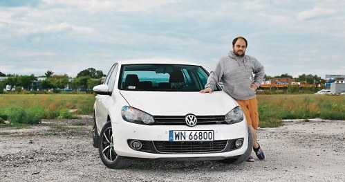 "Przy moich przebiegach rocznych inwestycja w diesla okazała się nieopłacalna. W ciągu trzech lat mój diesel nie zarobi na te 7 tys. zł różnicy w cenie. Teraz wybrałbym 1.4 TSI" - Rafał, jeździ Volkswagenem Golfem VI 1.6 TDI z 2011 r. /Motor