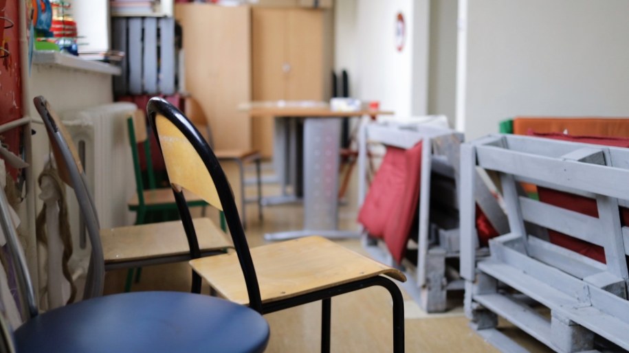 Przy obecnym, niskim finansowaniu psychiatrii dziecięcej i potężnych brakach kadrowych zmniejszenie tych długich kolejek jest niemożliwe /Michał Dukaczewski /RMF FM