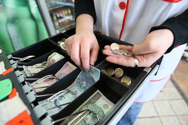 Przy płatnościach gotówką łączna kwota do zapłaty ulegnie zaokrągleniu do 5 gr./fot. Łukasz Ostalski /Reporter
