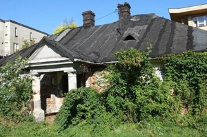 Przy polskim dworku miał być zakopany skarb. Nikt nie wierzył. Ale znaleźli