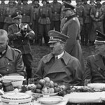 Przy stole z Hitlerem. Wegetarianizm, pasja do słodyczy i obsesyjne dbanie o wagę