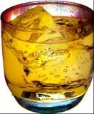 Przy szklaneczce whisky najczęściej odpoczywamy po pracy /INTERIA.PL