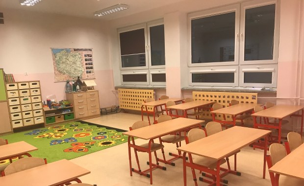 Przybyło placówek oświatowych pracujących zdalnie i w trybie mieszanym