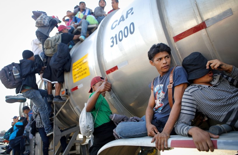 Przybysze z Gwatemali czy Hondurasu przekraczając granicę z Meksykiem stają się automatycznie nielegalnymi imigrantami. Nie będą szukać pomocy u lokalnych władz. Wykorzystują to przede wszystkim miejscowi gangsterzy. /Mario Tama/Getty Images /Getty Images