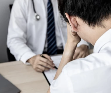 Przybywa zwolnień lekarskich z tytułu zaburzeń psychicznych. Wskazano najczęstszą przyczynę