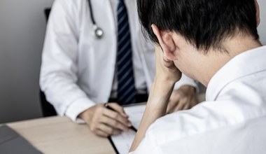 Przybywa zwolnień lekarskich z tytułu zaburzeń psychicznych. Wskazano najczęstszą przyczynę