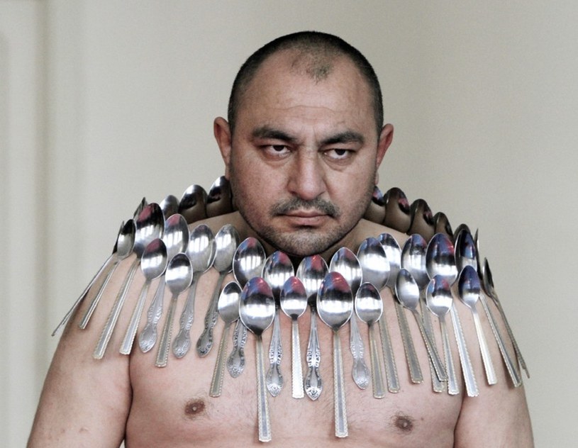 Przyciągasz łyżki, noże i żelazka? Witaj w świecie 'ludzi-magnesów' / Wikipedia /domena publiczna