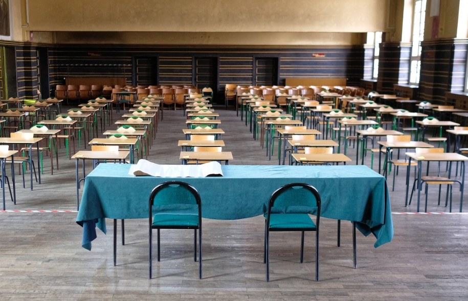 Przygotowania do egzaminu w gimnazjum nr 1 w Zabrzu / 	Andrzej Grygiel    /PAP