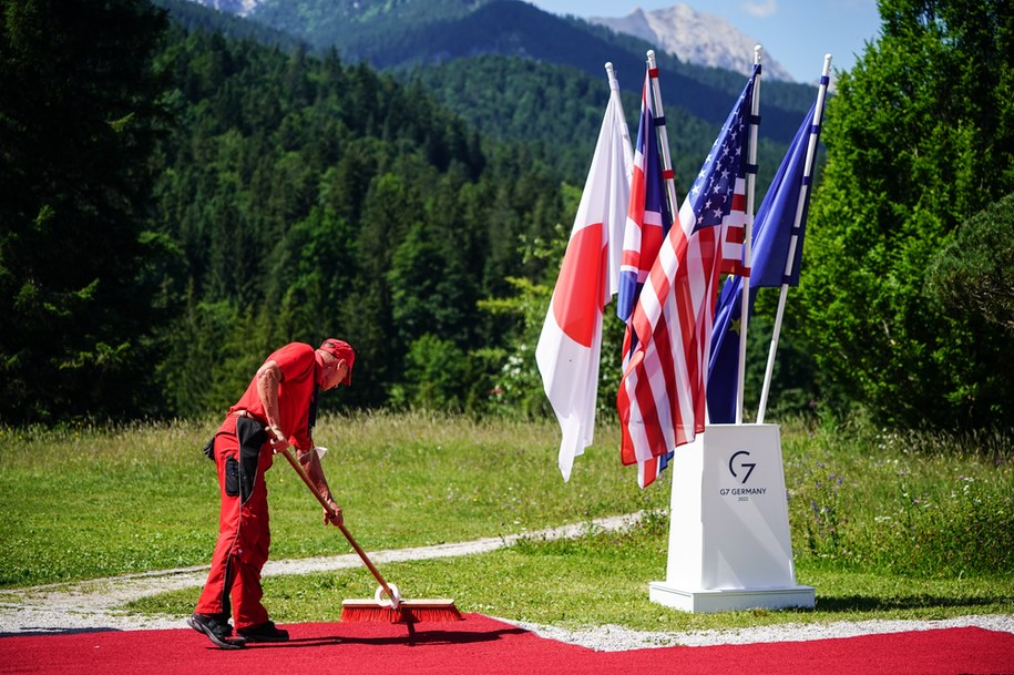 Przygotowania do szczytu G7 /Clemens Bilan /PAP/EPA