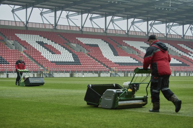 Przygotowania murowy do wiosennej rundy rozgrywek piłkarskich na stadionie Widzewa /lodz.pl /Materiały prasowe