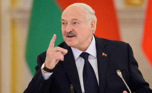 "Przygotowujemy się do wojny". Łukaszenka spotkał się z dowódcami