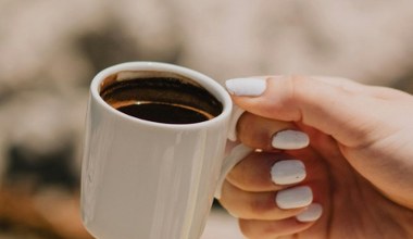 Przygotuj w domu prosty peeling kawowy. W 10 minut skóra stanie się gładka za grosze