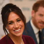 ​Przyjaciółka Meghan Markle promuje projektanta, który drwi z Elżbiety II i księcia Filipa