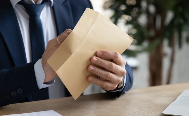 Przyjął 37 milionów dolarów w łapówkach. Został skazany na karę śmierci