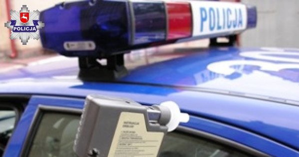 Przyjechał na policję pijany, stracił prawo jazdy /Informacja prasowa