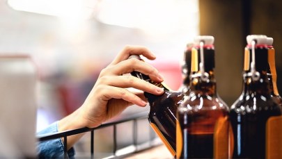 ​Przyjechała na stację paliw po alkohol. Wpadła wprost na policjantów     