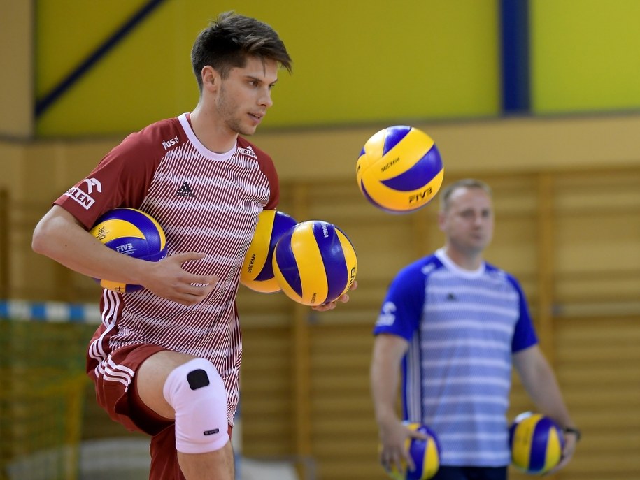 Przyjmujący reprezentacji Polski Aleksander Śliwka podczas treningu w COS OPO Spała /	Grzegorz Michałowski   /PAP