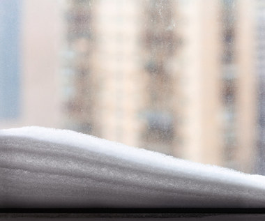 Przyklej w oknie. Rachunki za ogrzewanie spadną szybciej niż temperatura zimą