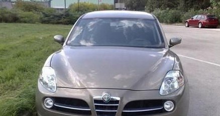 Przyłapany prototyp SUV-a Alfa Romeo /Informacja prasowa