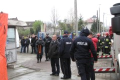 Przypiął się do słupa, po 5 godzinach ściągnęła go policja 