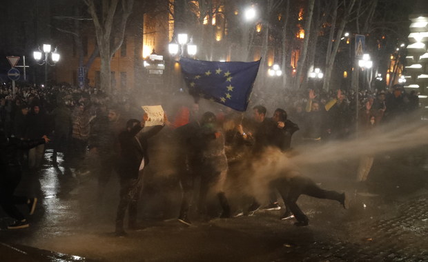 "Przypomina to Majdan". Gorąca noc w Gruzji