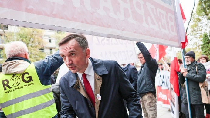 Przyspieszenie posiedzenia ws. aresztu dla Ziobry? Ustalenia RMF FM