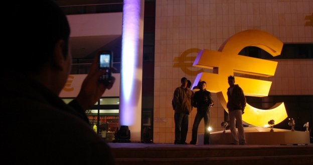 Przystąpienie do strefy euro jest celem strategicznym tego rządu /AFP