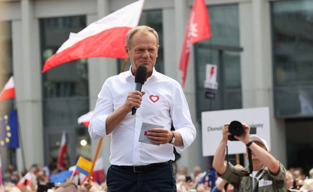 "Przystawka PiS". Donald Tusk wygrywa proces w trybie wyborczym