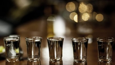 Przyszedł nakręcić film z wesela, ukradł wódkę