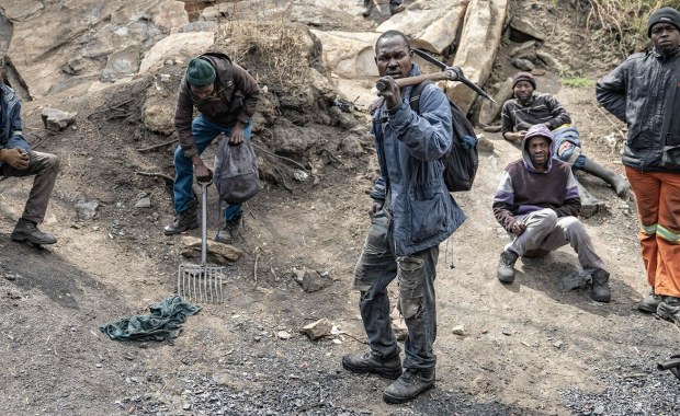 Przyszli na poranną zmianę i odkryli prawie 40 ciał. Tragedia w Nigerii