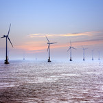 Przyszłość energii z wiatru. Postawili turbinę morską w zaledwie 30 godzin 