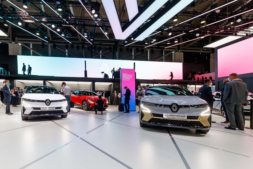 Przyszłość Renault ma być elektryczna /Getty Images
