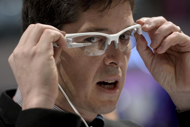 Przyszłością będą okulary 3D i gry casualowe /AFP