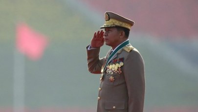 Przywódca wojskowej junty rezygnuje. Chce być prezydentem Mjanmy