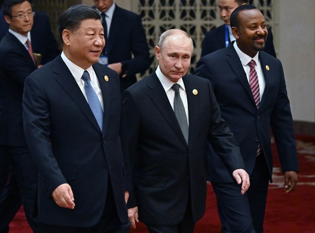 Przywódcy Chin i Rosji: Xi Jinping, Władimir Putin, a także premier Etiopii Abiy Ahmed Ali. /GRIGORY SYSOEV/SPUTNIK/KREMLIN POOL /PAP/EPA