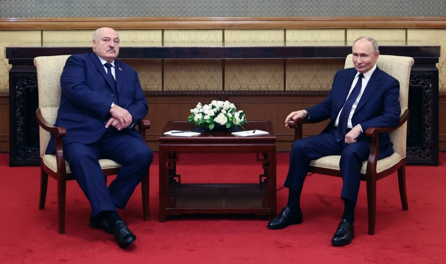 Przywódcy Rosji i Białorusi Władimir Putin i Alaksandr Łukaszenka /ALEXANDER KAZAKOV / SPUTNIK / KREMLIN POOL /PAP/EPA