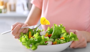 Przywraca równowagę w jelitach. Wpływa też na poziom cholesterolu i wartości CRP