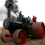 Przywrócili do życia ponad stuletni traktor napędzany silnikiem parowym