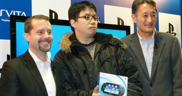 PS Vita - zdjęcie z premiery nowej konsoli Sony /Informacja prasowa