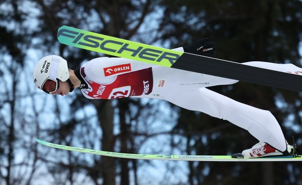 PŚ w Engelbergu: Tomasiak najlepszy z Polaków w kwalifikacjach