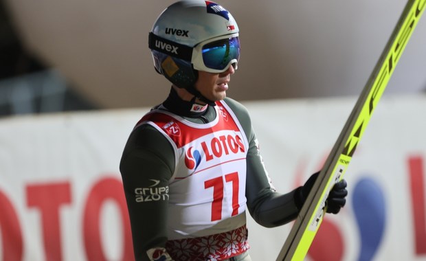PŚ w skokach narciarskich: Kamil Stoch wygrywa kwalifikacje