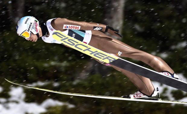 PŚ w Trondheim: Kamil Stoch najlepszy w wietrznych kwalifikacjach! Stefan Kraft zaliczył wpadkę