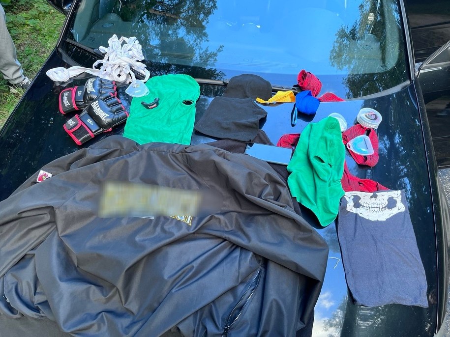 Pseudokibice planowali ustawkę /POMORSKA POLICJA /