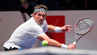 Pstrokacizna na korcie? Nieprędko 