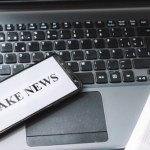 Psycholog: skuteczny przekaz dezinformacyjny opiera się na emocjach