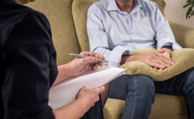 ​Psychoterapia poza zawodem psychologa?