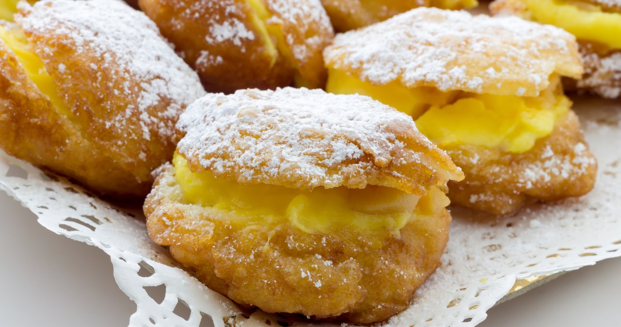 Ptysie z kremem ajerkoniakowym to elegancki deser karnawałowy /fpwing /123RF/PICSEL