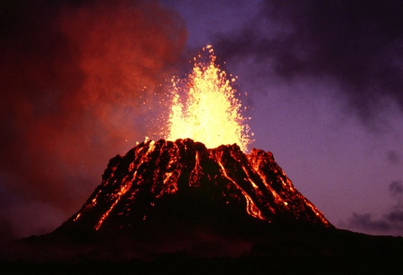 Puʻu ʻŌʻō, erupcja z czerwca 1983 roku /Wikimedia Commons /domena publiczna