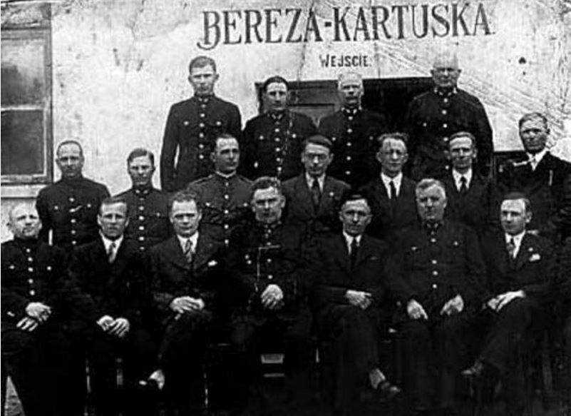 Publiczna Kierownictwo i strażnicy obozu w Berezie słynęli z brutalności. Bicie było na porządku dziennym /Wikimedia Commons /domena publiczna